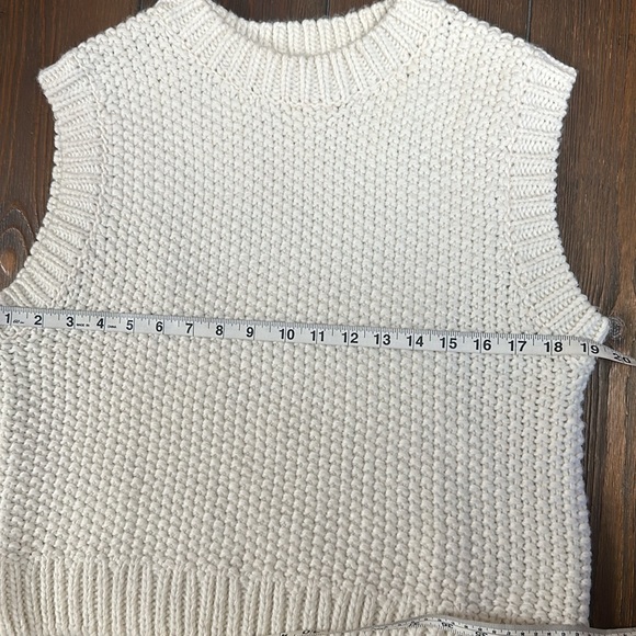 H&M Cream Knit Vest - Picture 7 of 8